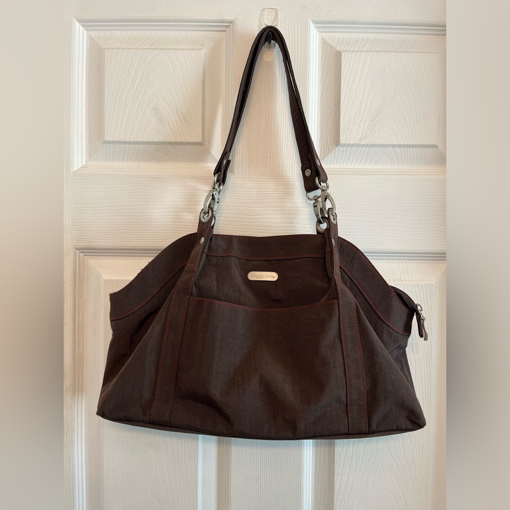 Baggallini chocolate brown purse